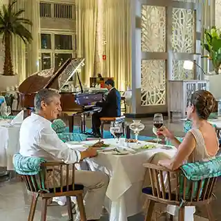 https://sqnescapes.com/Elegant dinner at  luxury restaurant
